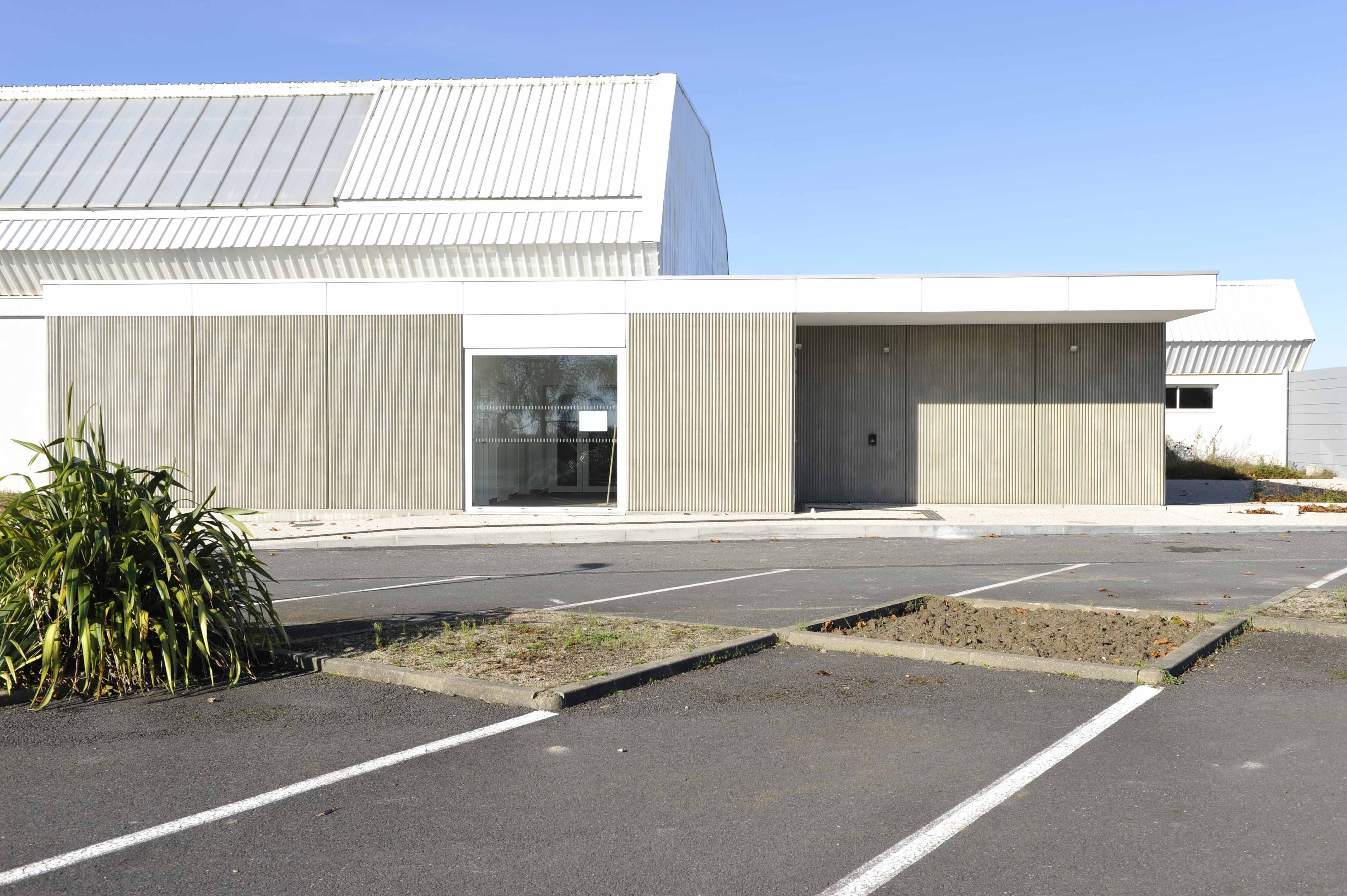 Façade matricée - Espace René BONNAMY - Notre Dame de Monts (85)